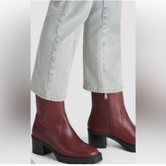 Coach Corinna Leather Bootie Wine Size 8 Like New! - Picture 1 of 13
